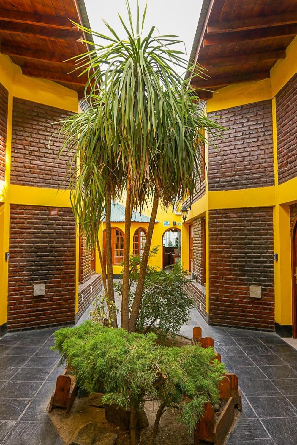 Apart Hotel Libertador El Calafate Exterior photo
