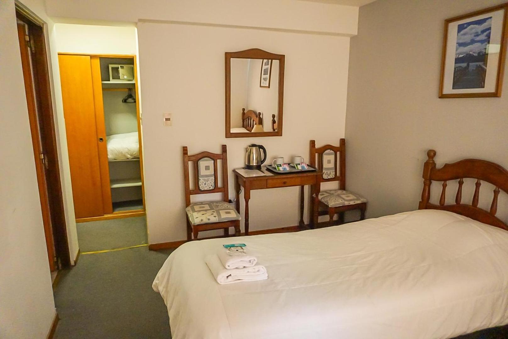 Apart Hotel Libertador El Calafate Exterior photo